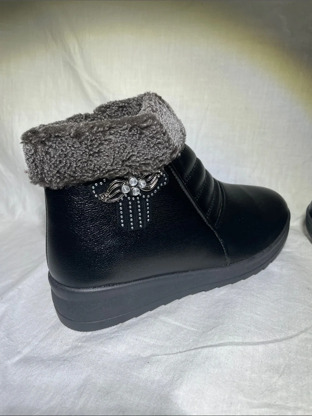 Black Faux-Leather Winter Ankle Boots with Gray Faux-Fur Cuff US women’s 4.5